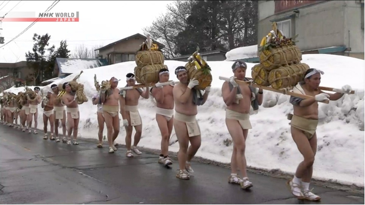 Festival Hadaka Mairi: Ritual 'Telanjang' Musim Dingin di Aomori