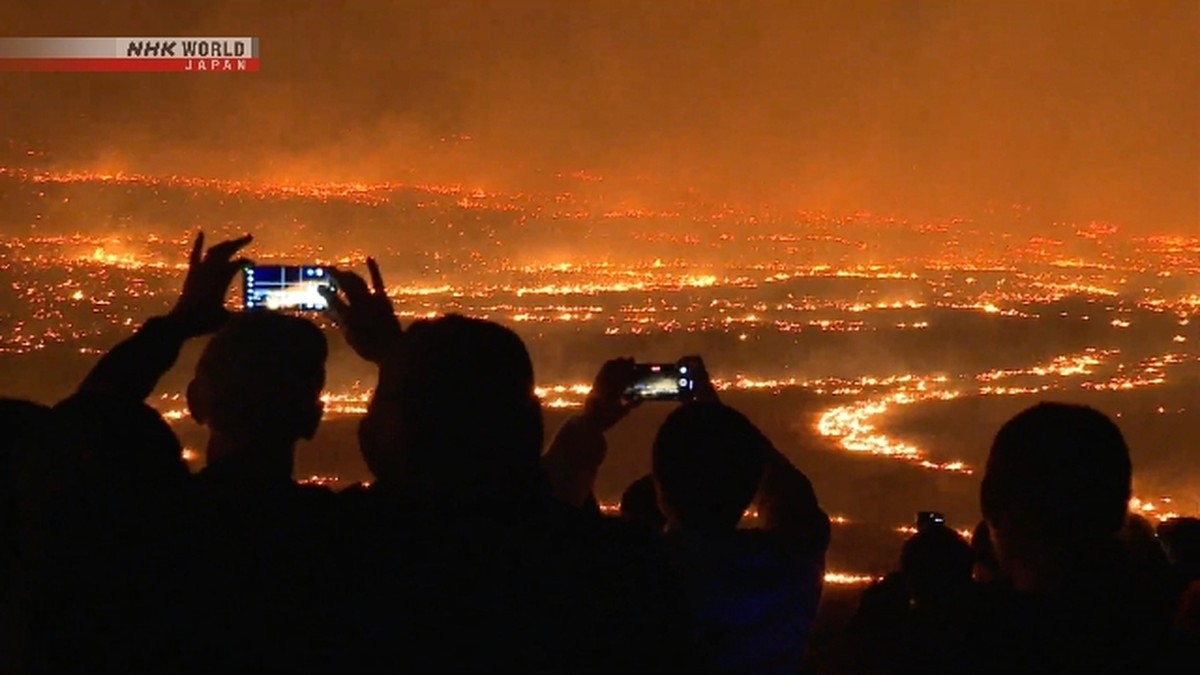 Kota di Jepang Barat Membakar Rumput untuk Mengundang Datangnya Musim Semi