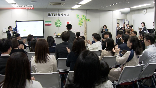 Siswa Sekolah Jepang di Teheran Hadiri Upacara Kelulusan di Tokyo