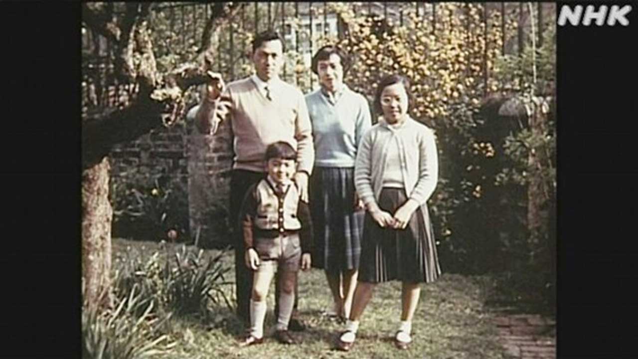Kazuo Ishiguro bersama keluarganya