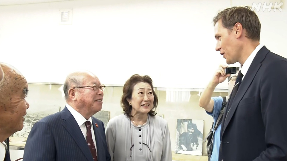 Frydnes bertemu kembali dengan Wakil Ketua Nihon Hidankyo, Tanaka Shigemitsu (kedua dari kiri).