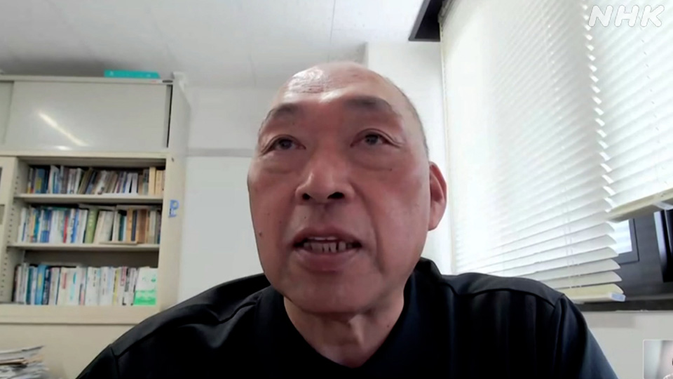Matsui Atsunori, profesor spesialis pendidikan olahraga dan pengajaran renang.