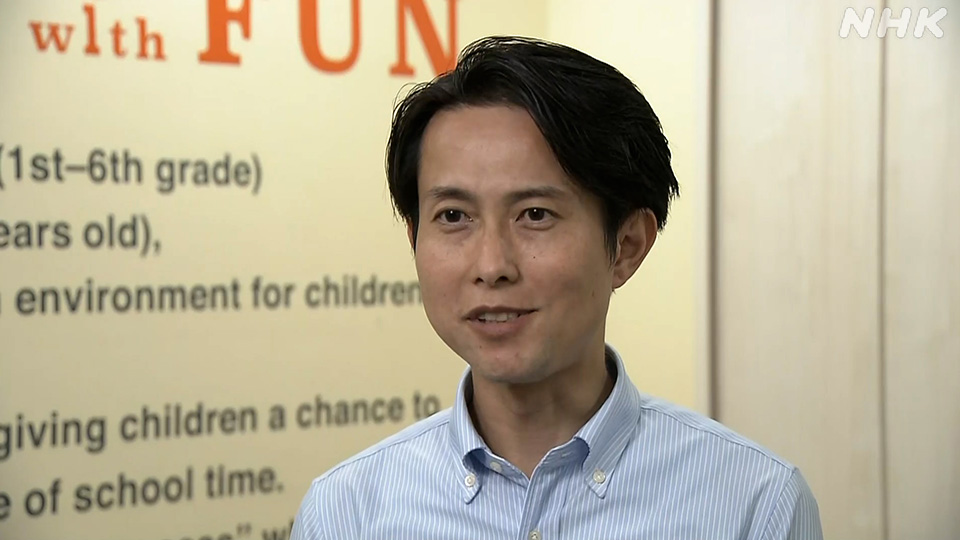 Abe Kento bekerja di perusahaan yang mengelola sekolah bahasa Inggris untuk anak-anak.