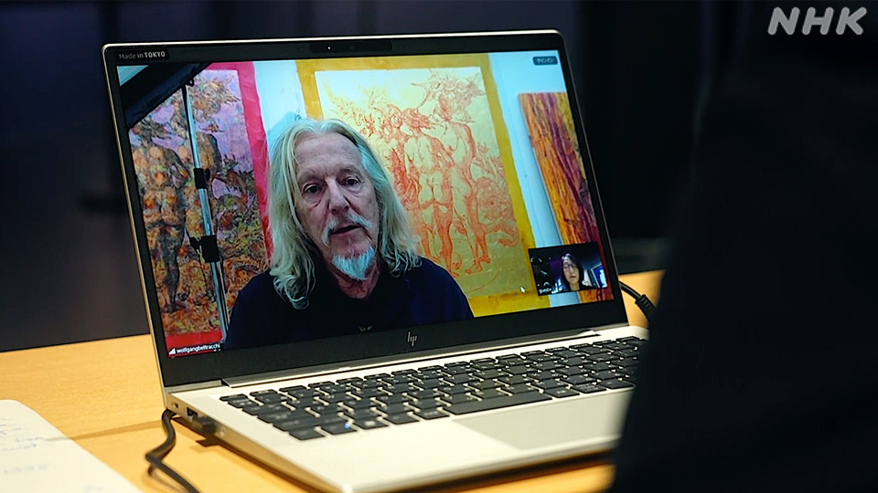 Beltracchi dalam panggilan daring dengan NHK