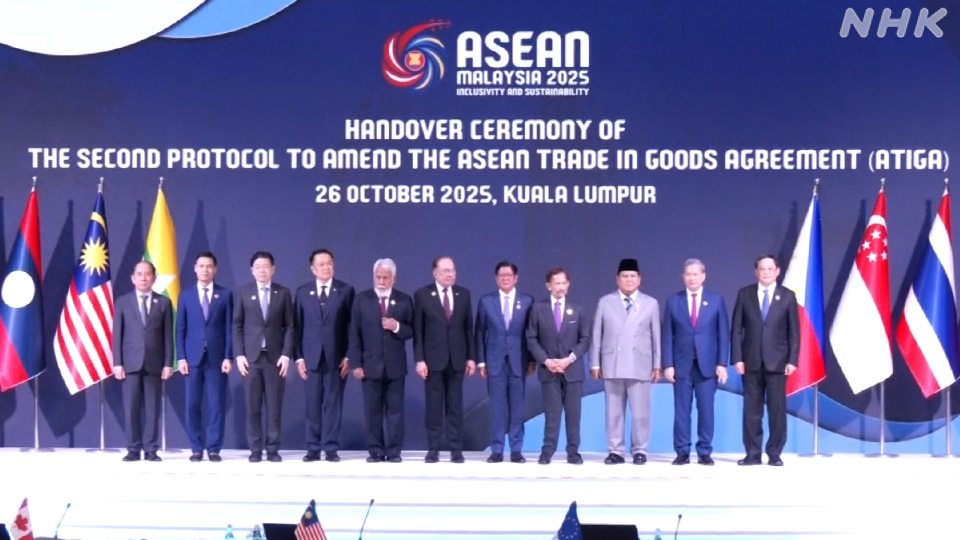 Para pemimpin ASEAN dikabarkan enggan mengirim pemantau pemilihan umum ke Myanmar.