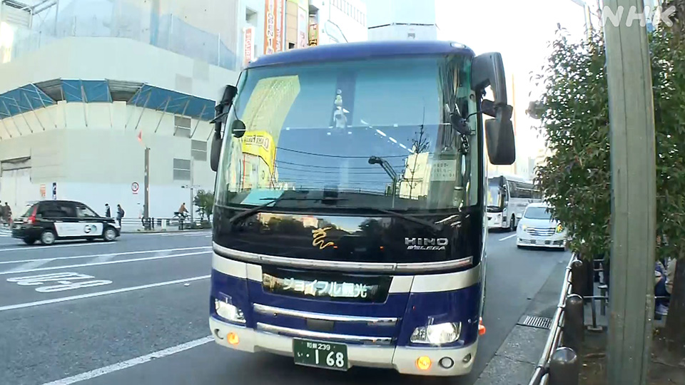 Perusahaan bus wisata menghadapi pembatalan dari wisatawan Tiongkok daratan.