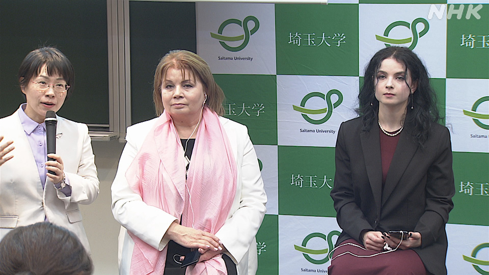 Profesor Olha Nikolenko, tengah, dan Profesor Madya Kateryna Nikolenko, kanan, keduanya dari Poltava V.G. Korolenko National Pedagogical University, bersama Profesor Madya Zhao Danning dari Universitas Saitama, kiri