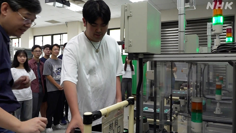 Mahasiswa mempelajari semikonduktor di National Yunlin University of Science and Technology, Taiwan