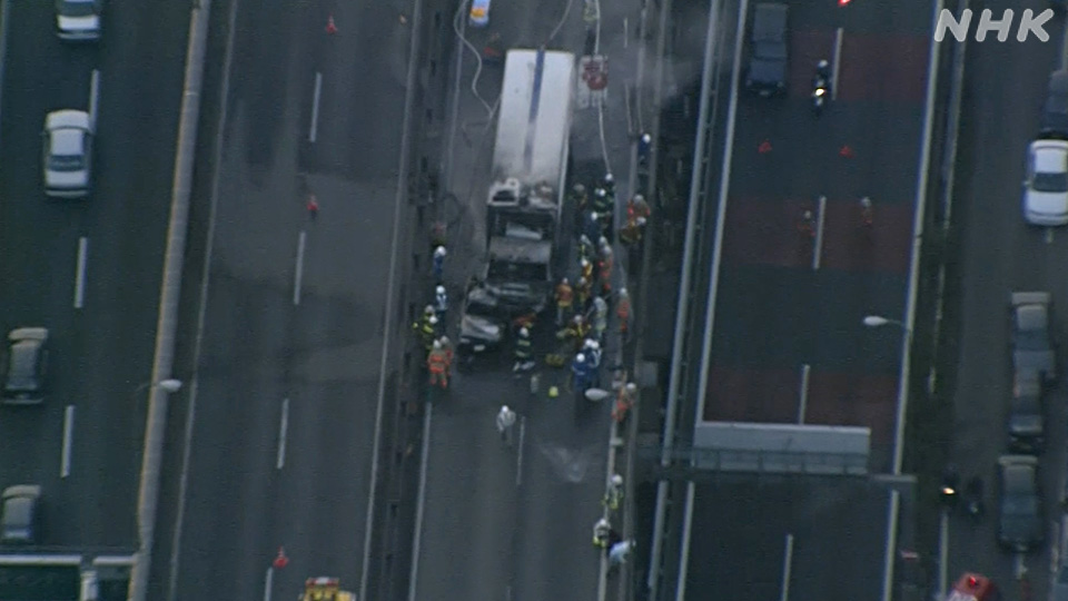 Kecelakaan ini memicu desakan untuk hukuman lebih berat pada kasus mengemudi berbahaya.