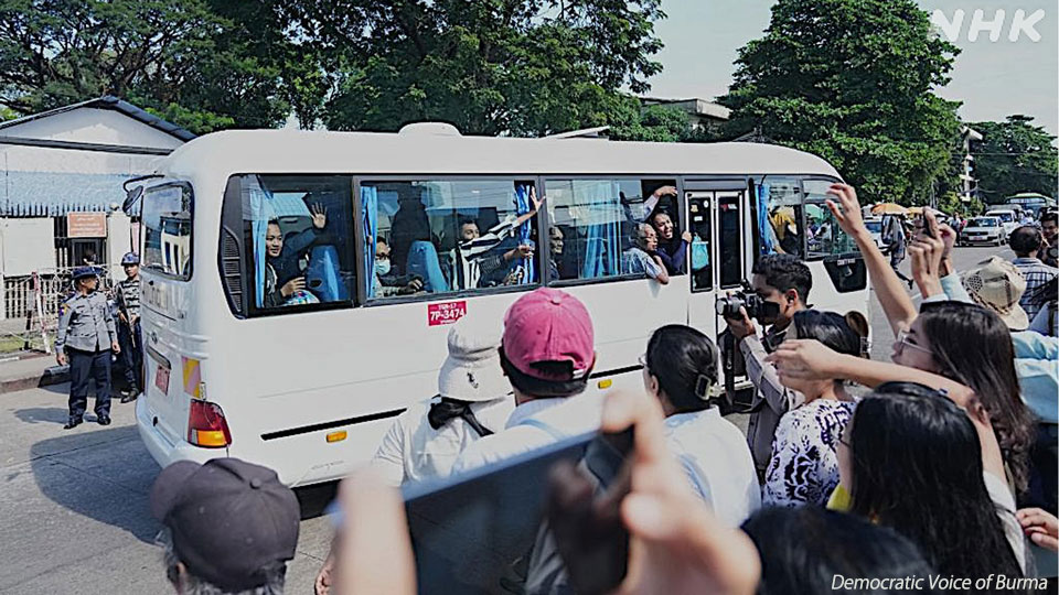 Junta membebaskan 3.085 tahanan politik dalam amnesti massal pada 26 November.