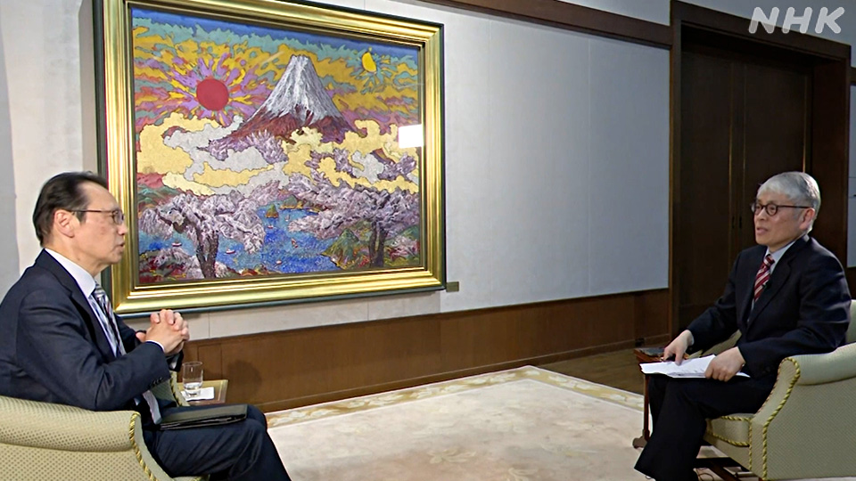 Duta Besar Jepang untuk China, Kanasugi Kenji, berbicara kepada NHK pada awal Januari.