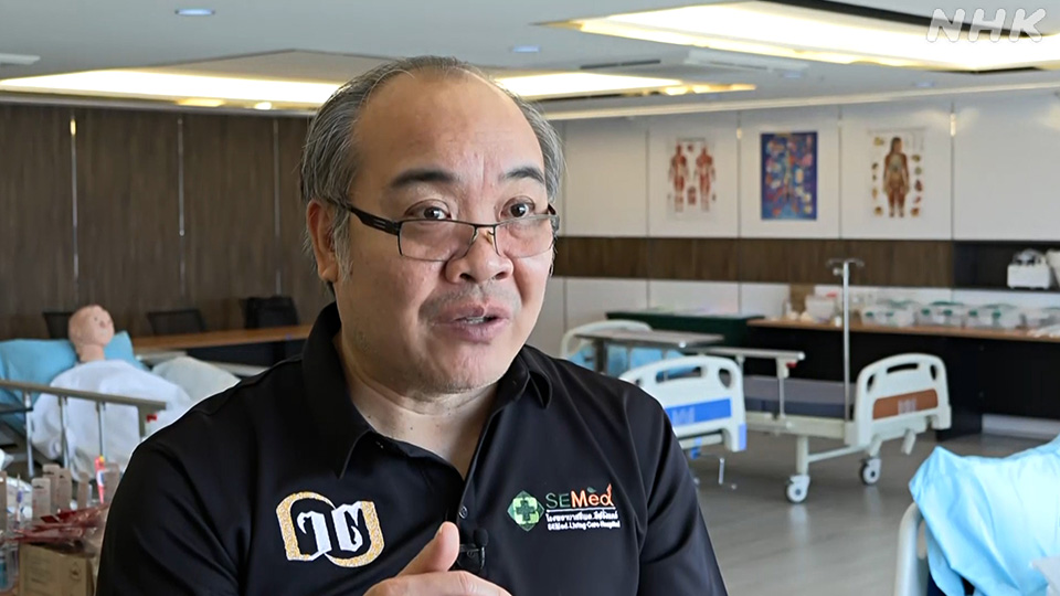 Pansith ingin membantu orang menempatkan orang tua mereka di fasilitas perawatan terbaik.