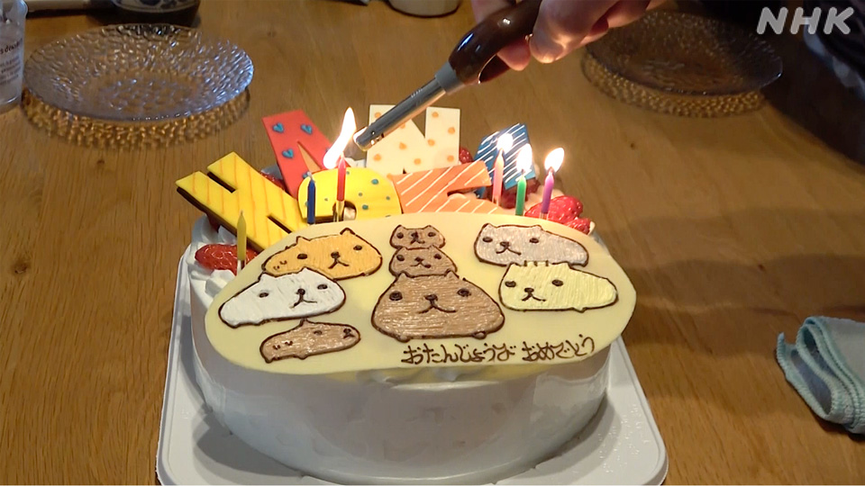 Keluarga Suzuki memperingati momen yang seharusnya menjadi ulang tahun ke-25 putri mereka, Hana, pada 22 Maret.