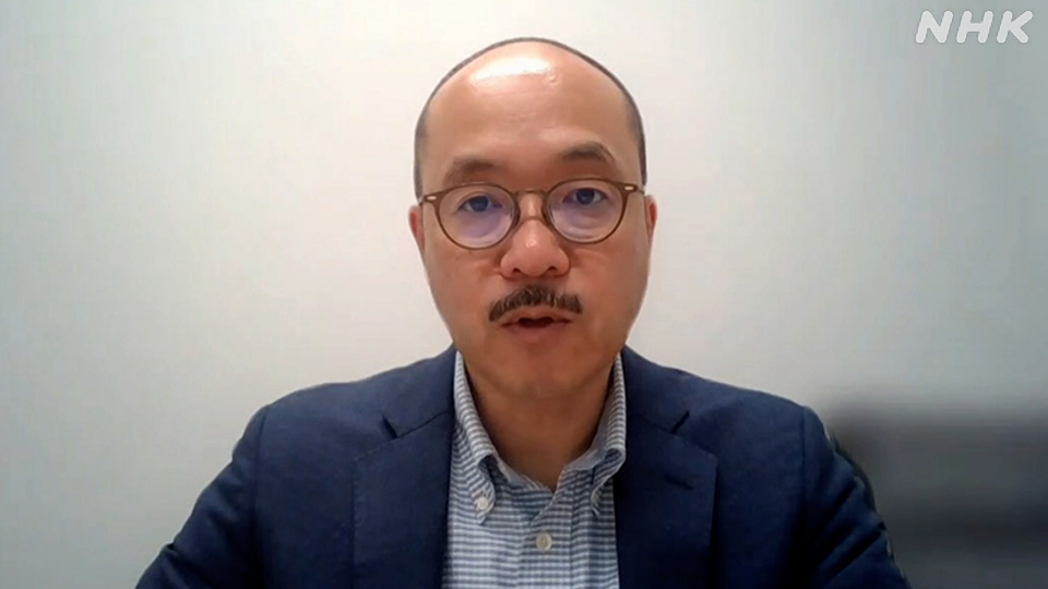Profesor Sato Yoshikazu dari Universitas Rakuno Gakuen saat berbicara kepada NHK World.