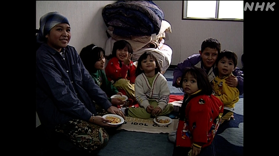 Orang-orang berlindung di Kobe Muslim Mosque setelah Gempa Besar Hanshin-Awaji pada 1995.