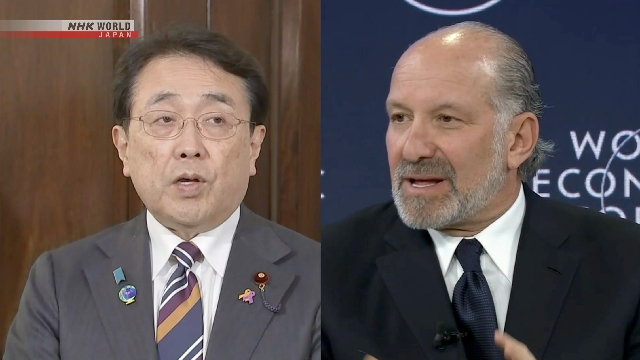 Menteri Perdagangan Jepang Akazawa Ryosei saat memberikan keterangan pers mengenai hubungan dagang bilateral dengan Amerika Serikat.