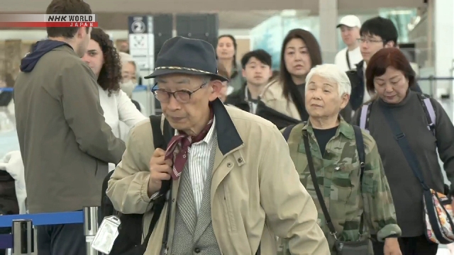 Delegasi penyintas bom atom Jepang dari organisasi Nihon Hidankyo saat bersiap berangkat ke New York.
