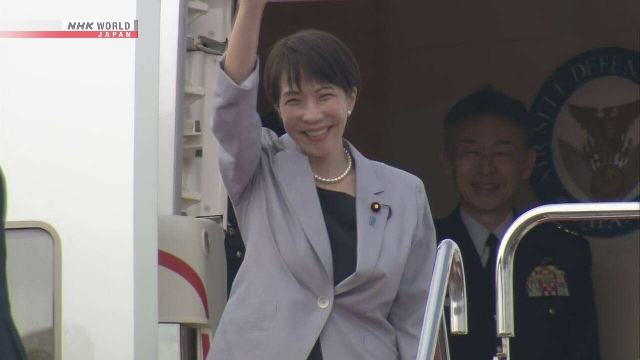Perdana Menteri Jepang Takaichi Sanae memberikan keterangan pers sebelum keberangkatan diplomatik.
