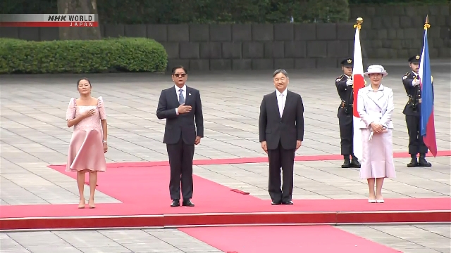 Kaisar Naruhito dan Permaisuri Masako menyambut Presiden Filipina Ferdinand Marcos Jr. di Istana Kekaisaran Tokyo.