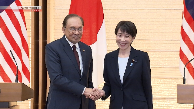 Perdana Menteri Jepang Takaichi Sanae dan Perdana Menteri Malaysia Anwar Ibrahim saat bertemu di Tokyo untuk membahas kerja sama energi dan keamanan.