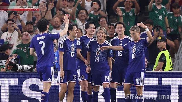 Pemain tim Jepang merayakan gol saat menang 4-0 atas Tunisia di Piala Dunia sepak bola putra di Stadion Monterrey.