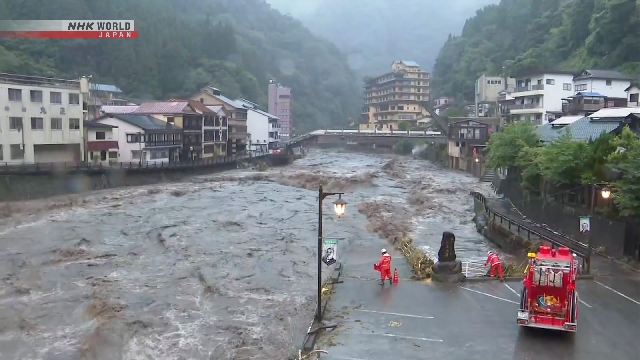 Awan hujan tebal menyelimuti wilayah Kyushu di Jepang saat peringatan hujan lebat dikeluarkan.