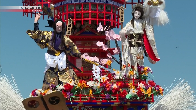 Kereta Hias Megah Diarak di Festival Musim Panas di Jepang Barat
